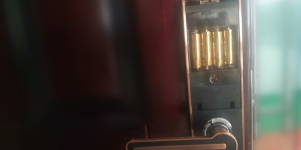 智能門鎖電池用干電池好，還是鋰電池好？